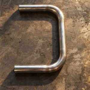 U-shaped pipe bend with two straight connection legs