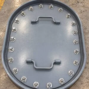 Oval bolted manway cover with two handles and perimeter fasteners